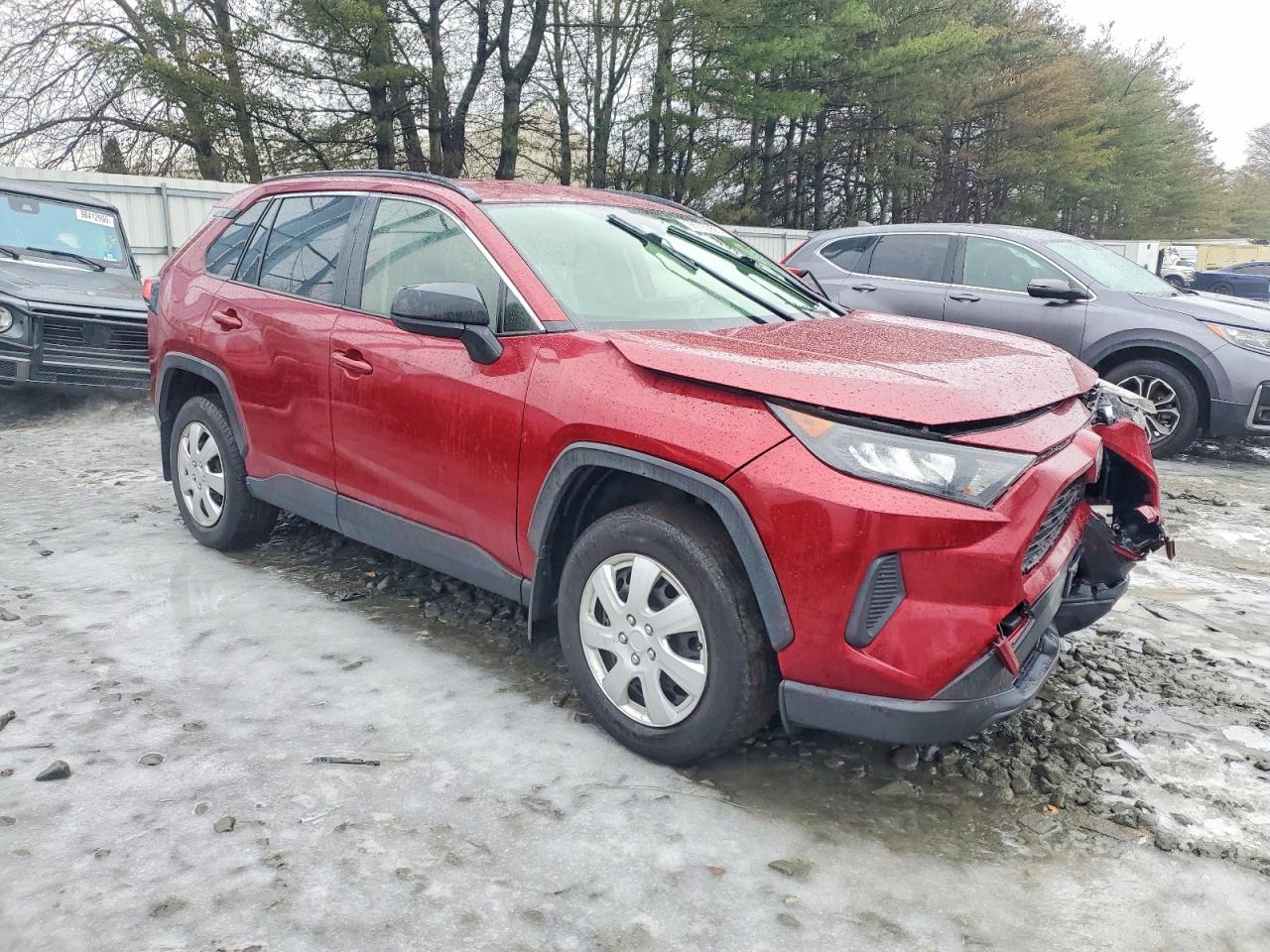 2019 TOYOTA RAV4 LE photo 4