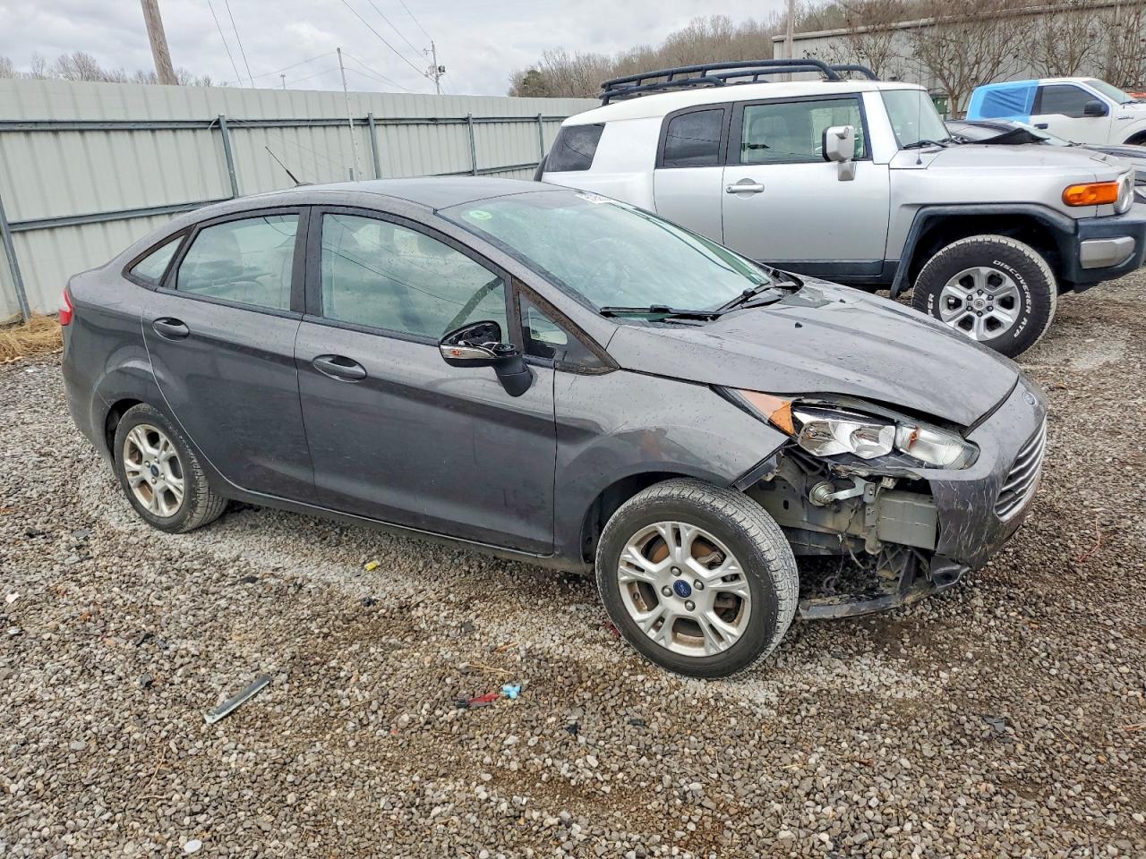 2016 FORD FIESTA SE photo 4