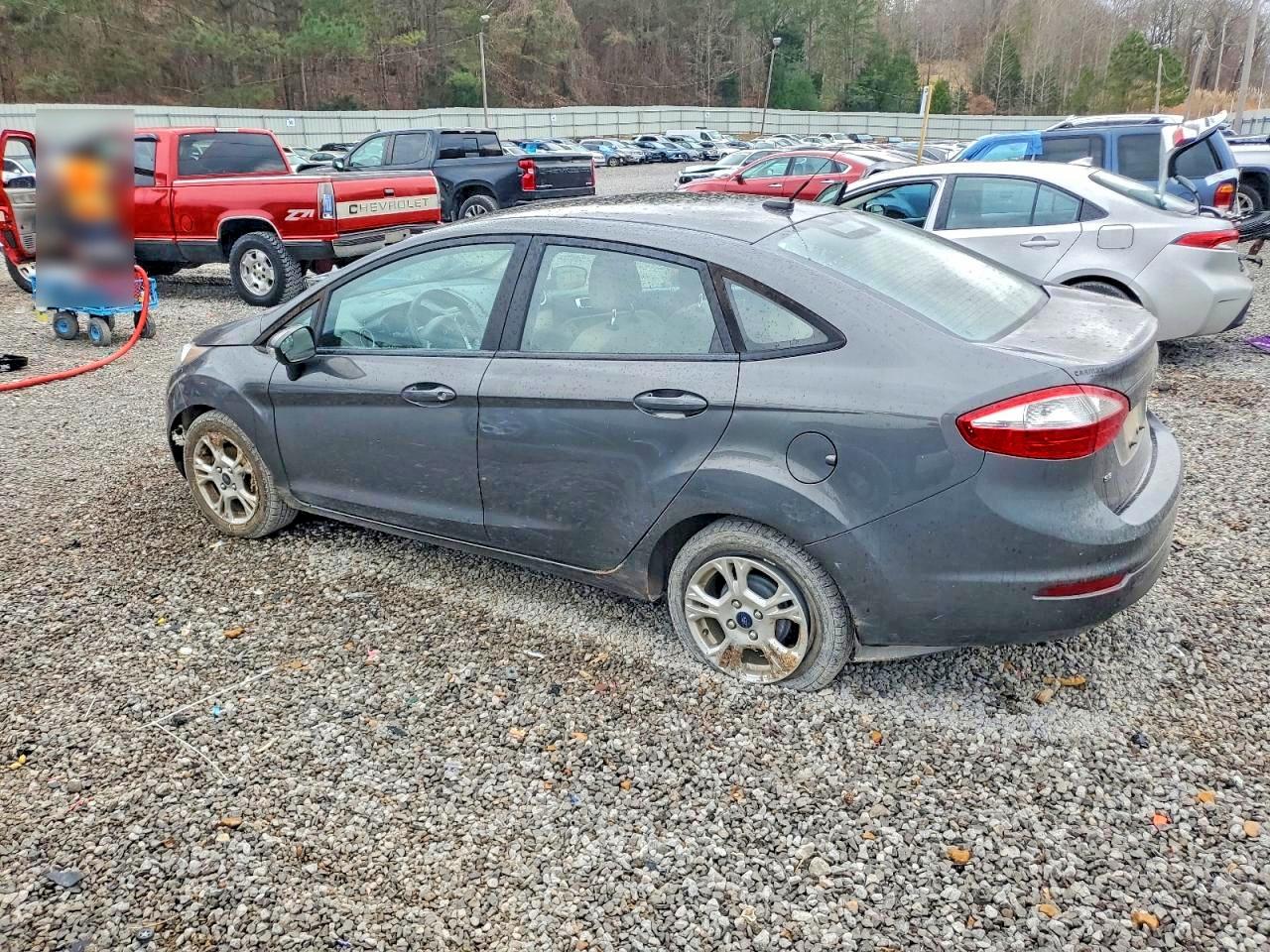 2016 FORD FIESTA SE photo 2