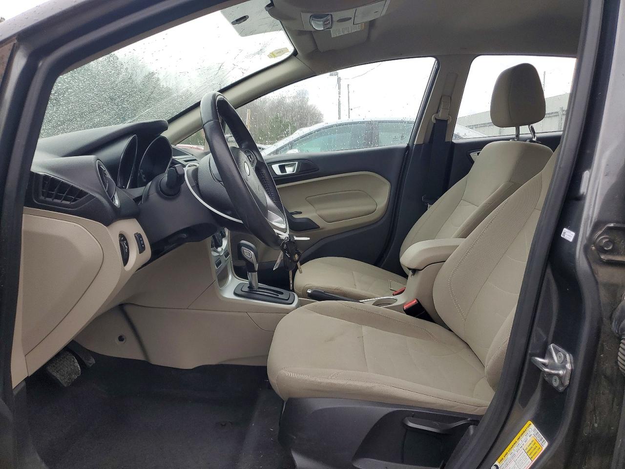 2016 FORD FIESTA SE photo 7