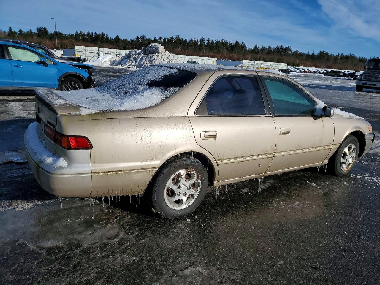 1999 TOYOTA CAMRY CE photo 3