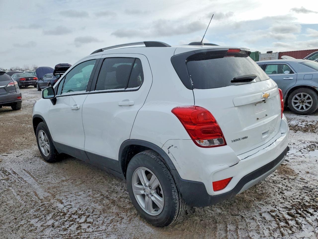 2022 CHEVROLET TRAX 1LT photo 2