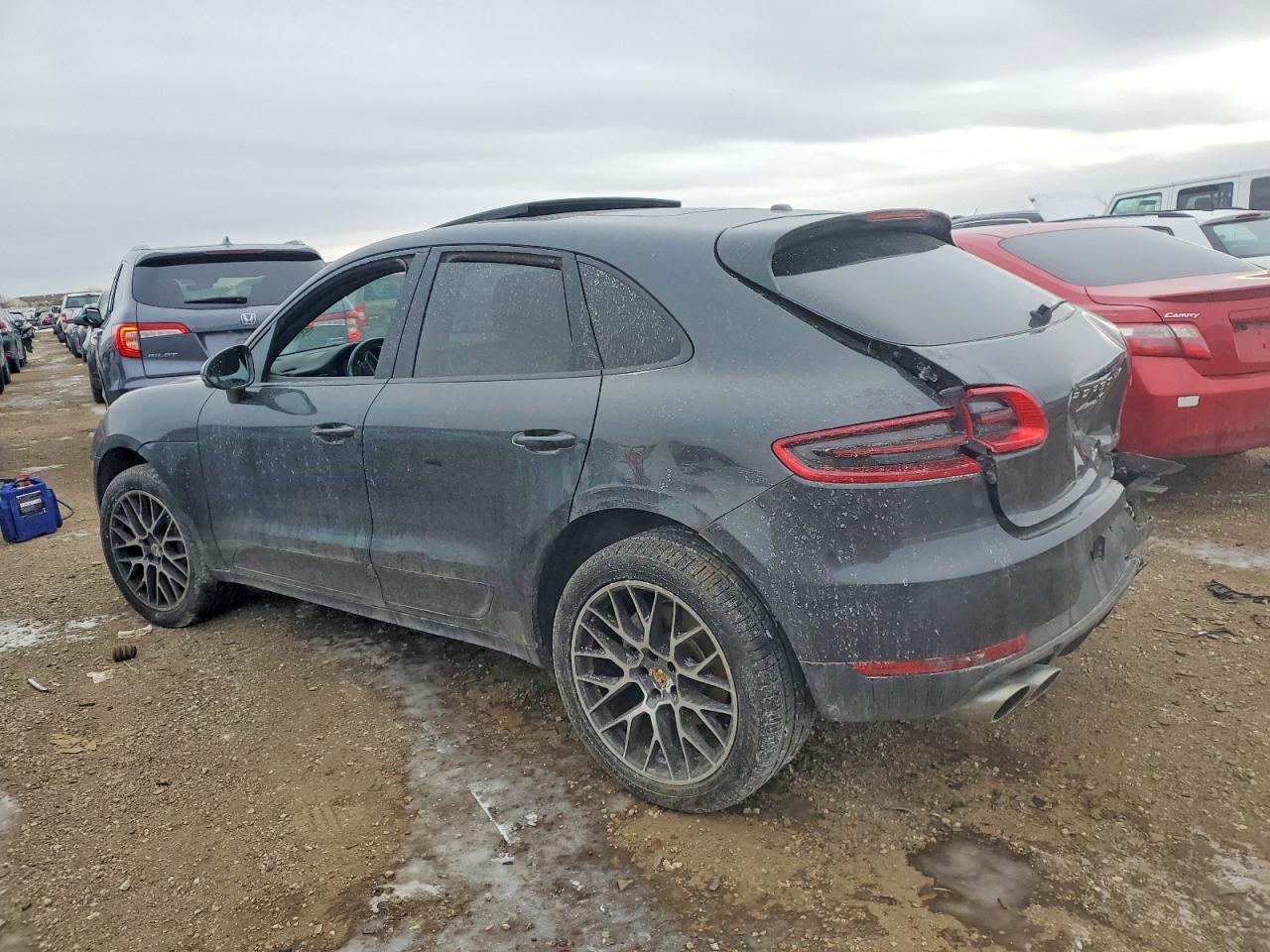 2018 PORSCHE MACAN S photo 2