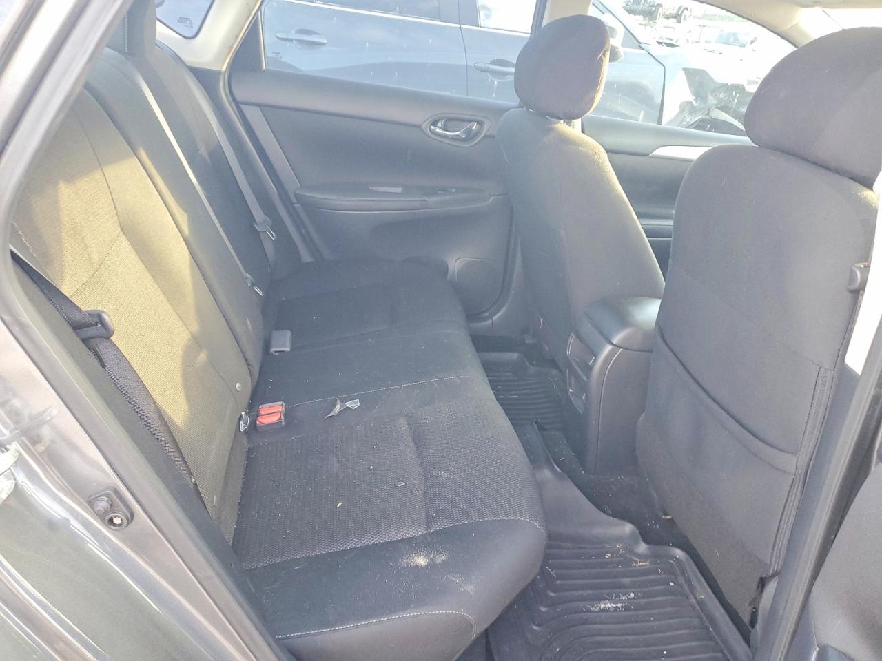 2019 NISSAN SENTRA S photo 10