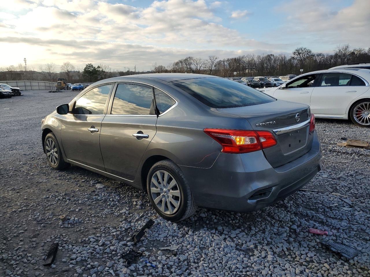 2019 NISSAN SENTRA S photo 2