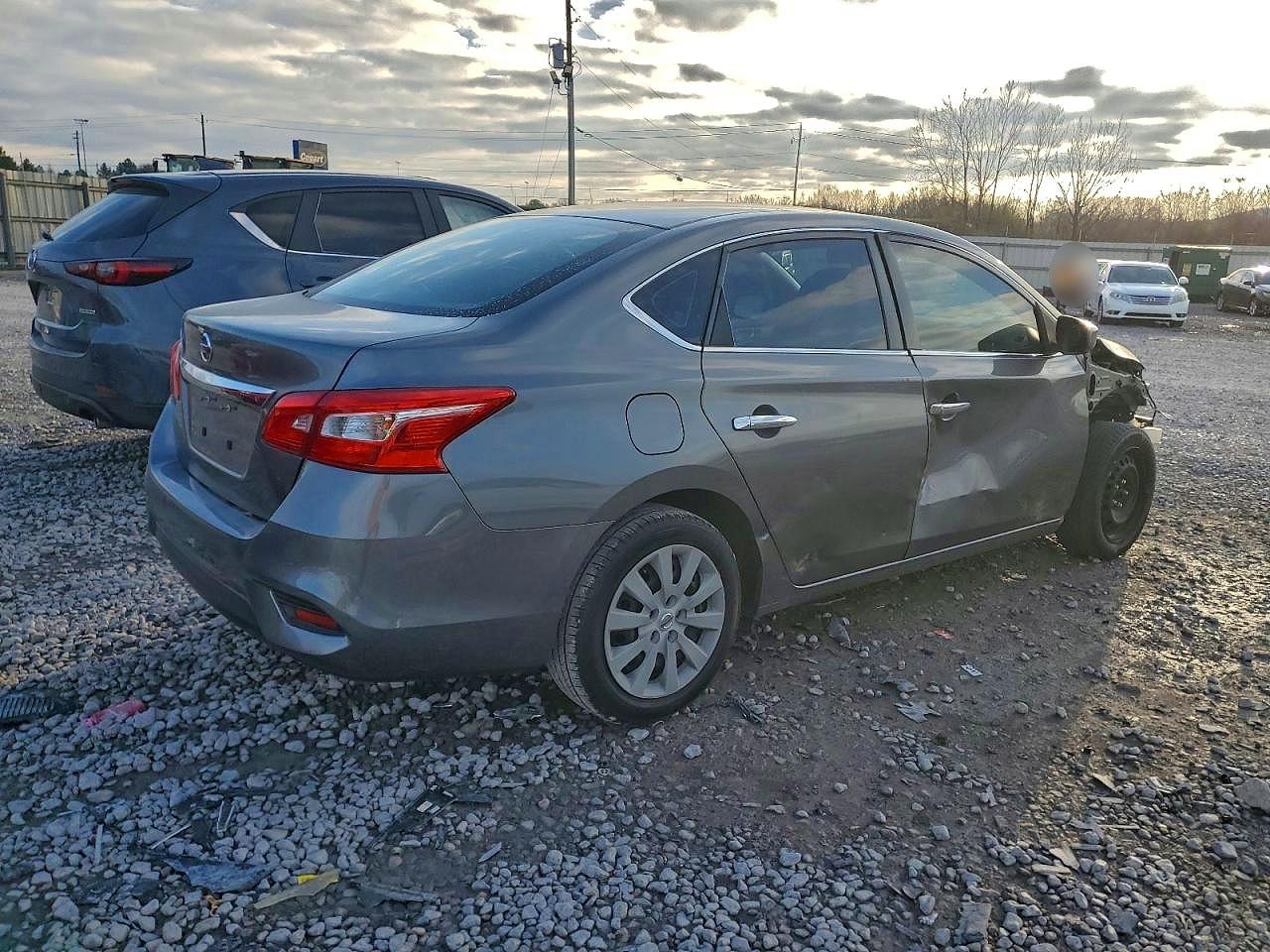 2019 NISSAN SENTRA S photo 3