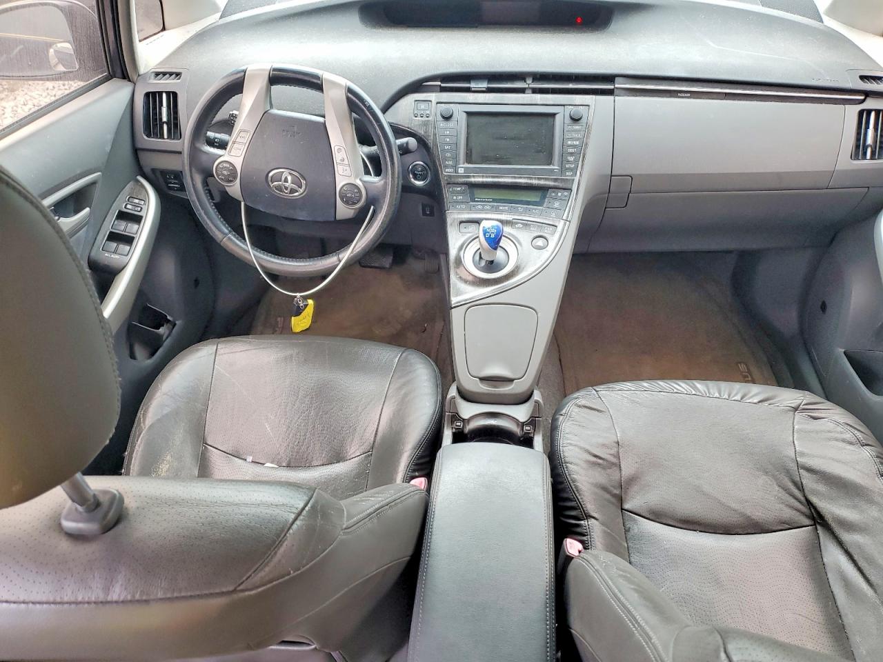 2010 TOYOTA PRIUS photo 8