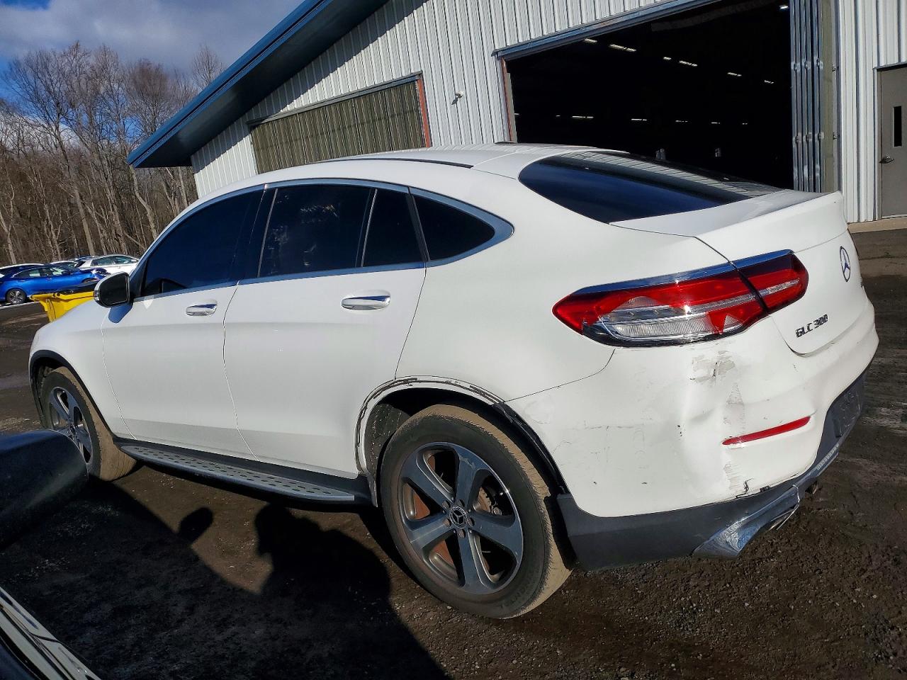 2017 MERCEDES-BENZ GLC COUPE 300 4MATIC photo 2
