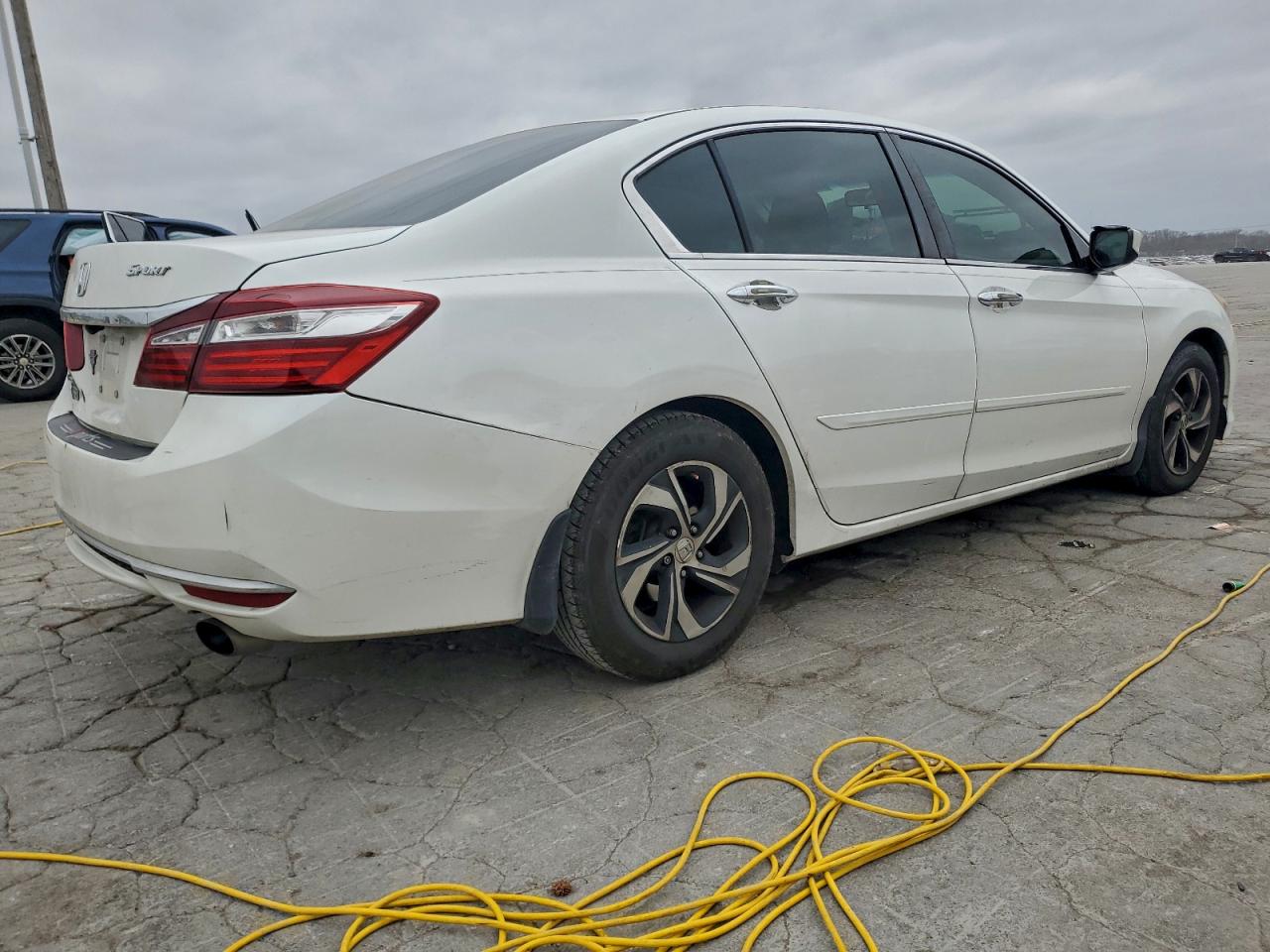 2016 HONDA ACCORD LX photo 3