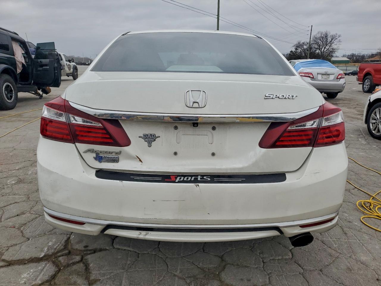 2016 HONDA ACCORD LX photo 6