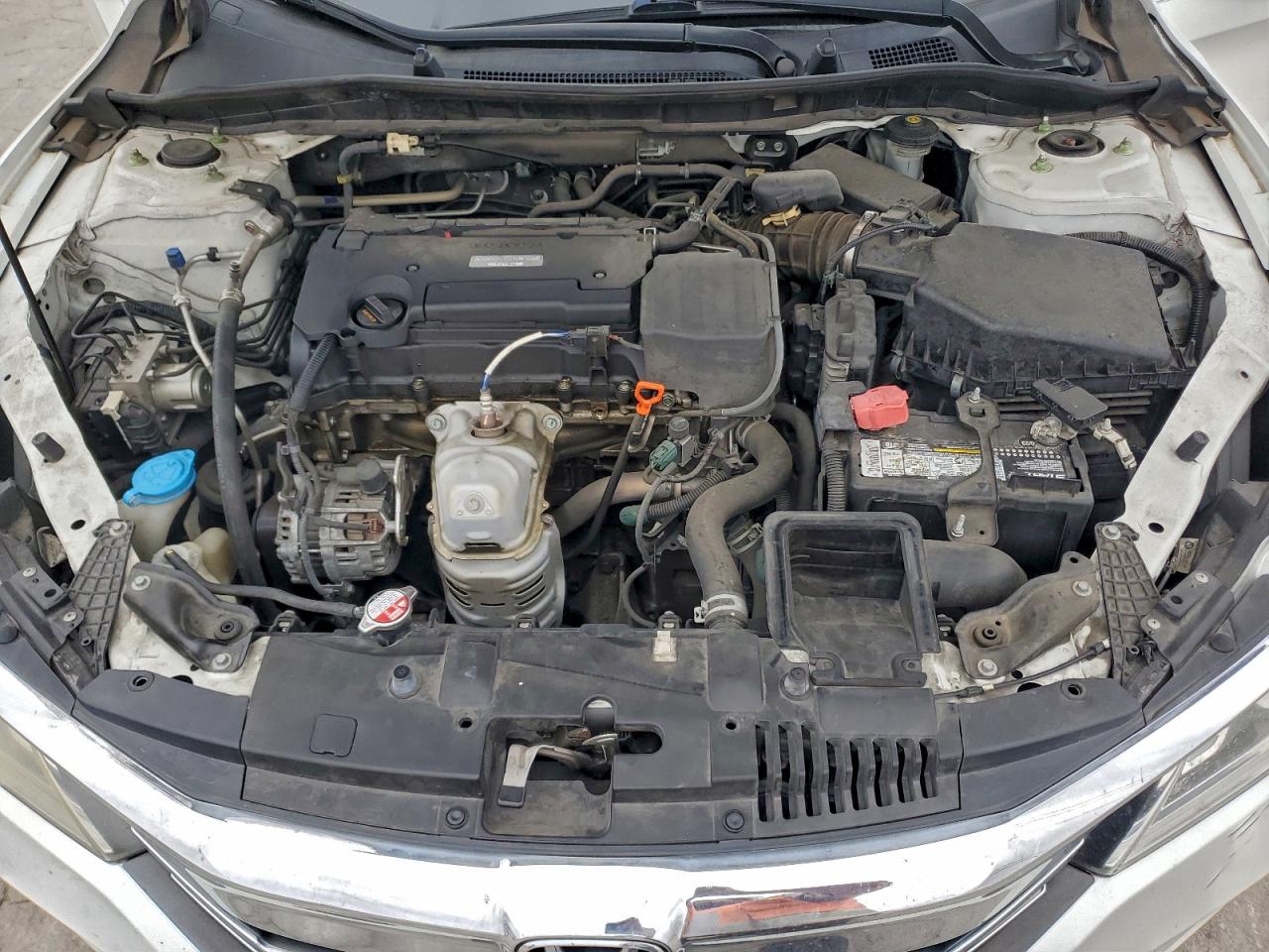 2016 HONDA ACCORD LX photo 11