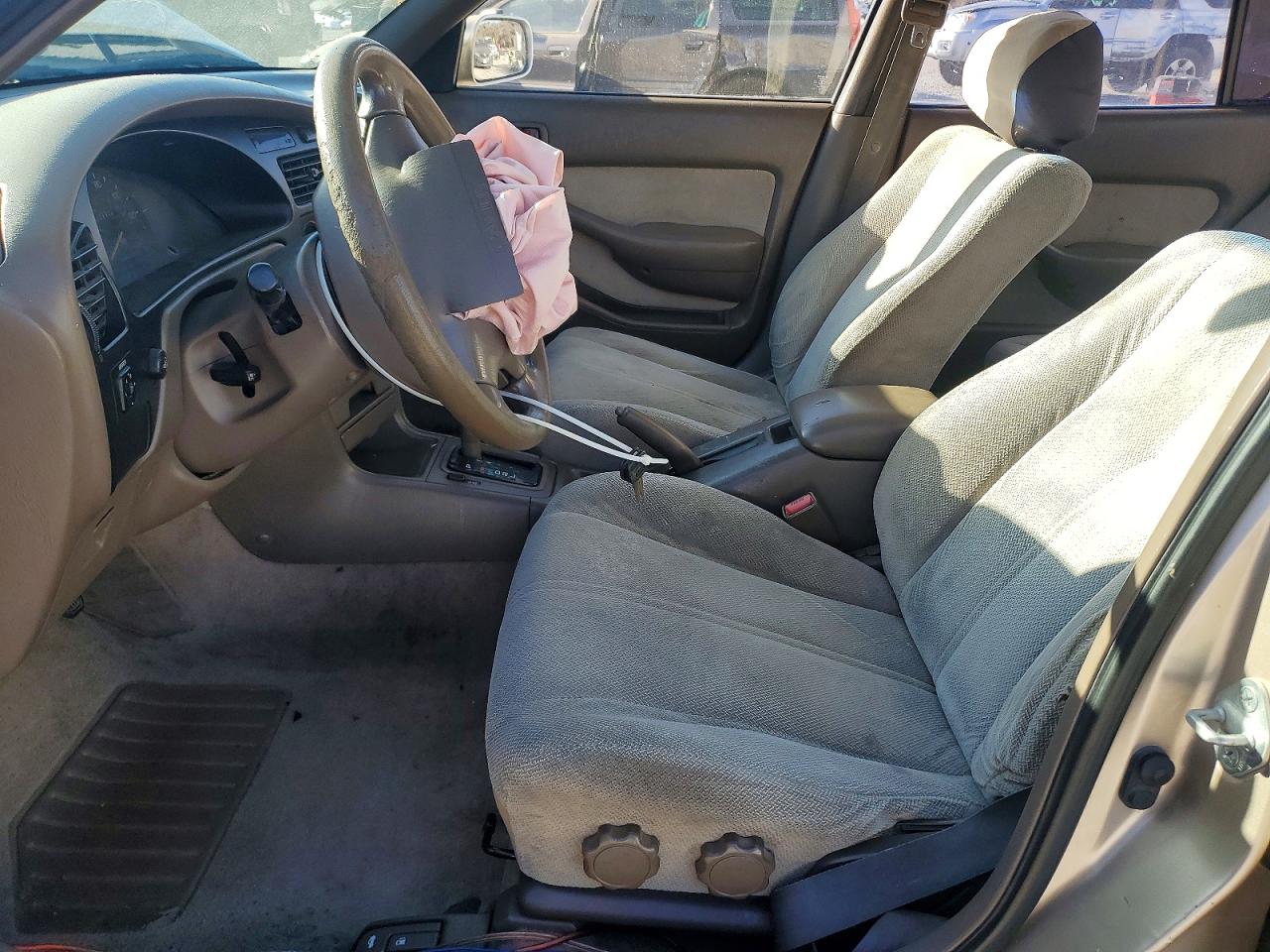 1995 TOYOTA CAMRY LE photo 7