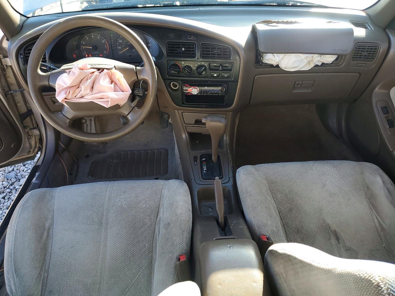 1995 TOYOTA CAMRY LE photo 8