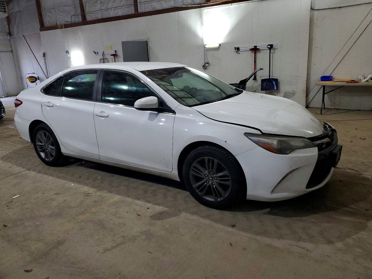 2017 TOYOTA CAMRY LE photo 4