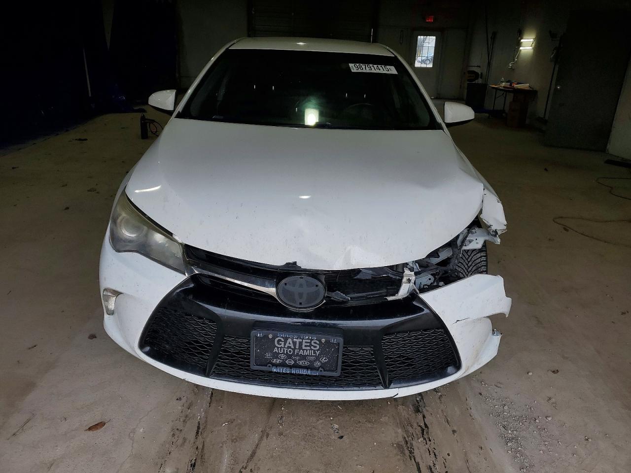 2017 TOYOTA CAMRY LE photo 5