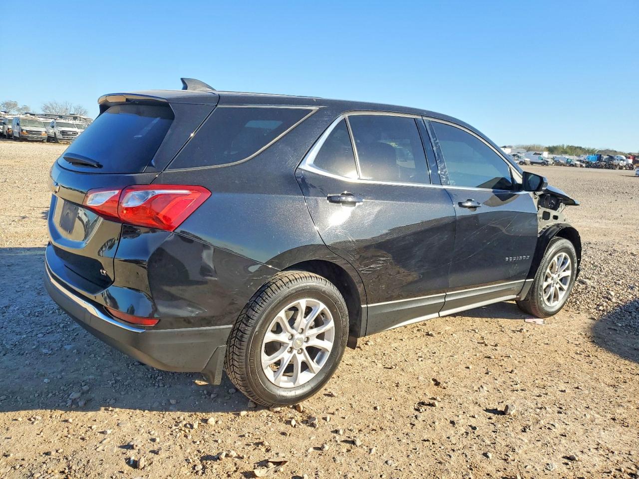 2018 CHEVROLET EQUINOX LT photo 3