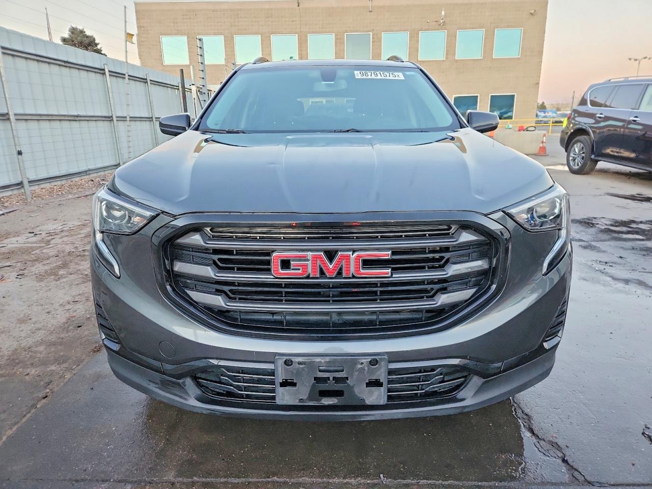 2019 GMC TERRAIN SLE photo 5