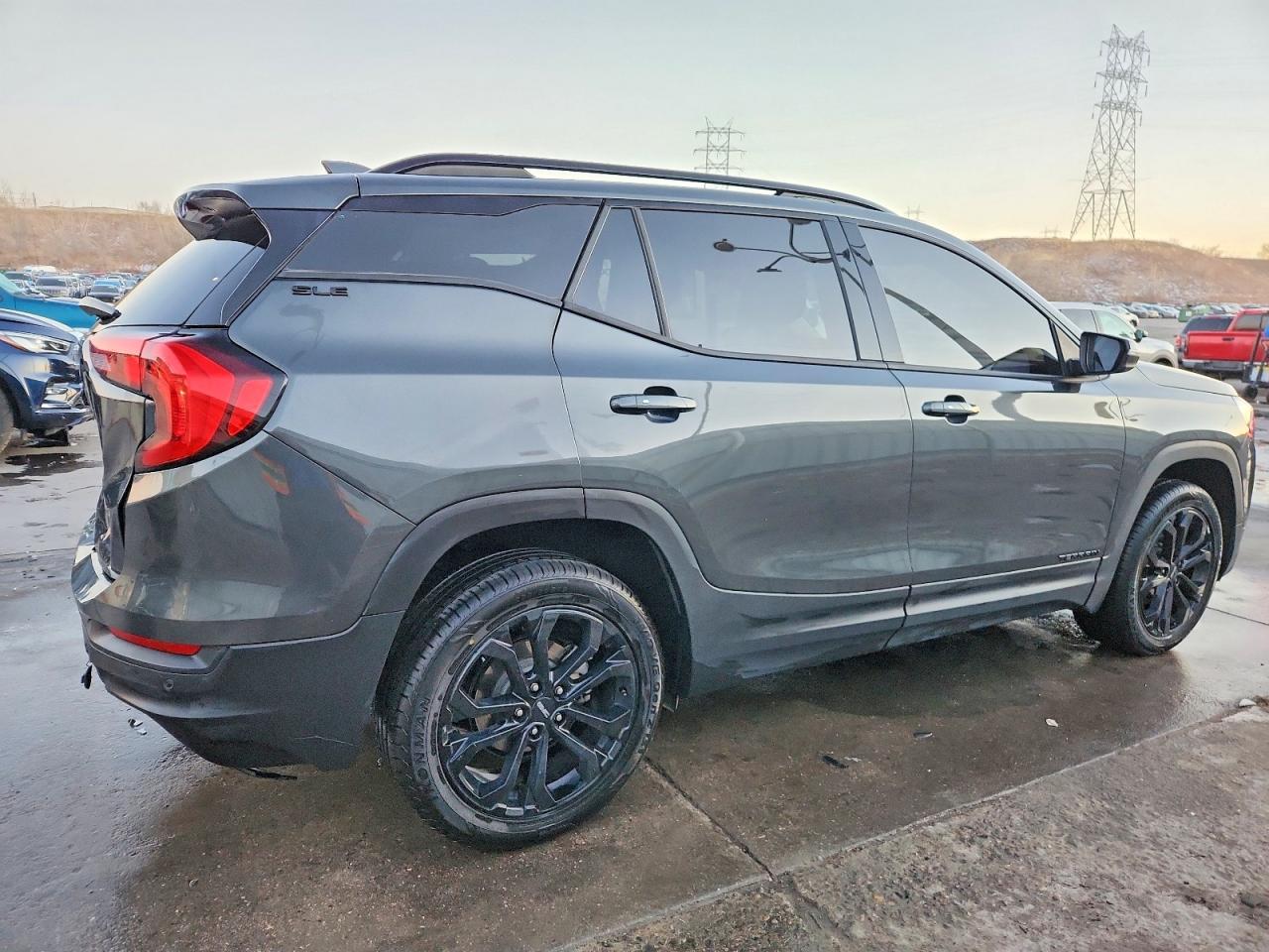2019 GMC TERRAIN SLE photo 3