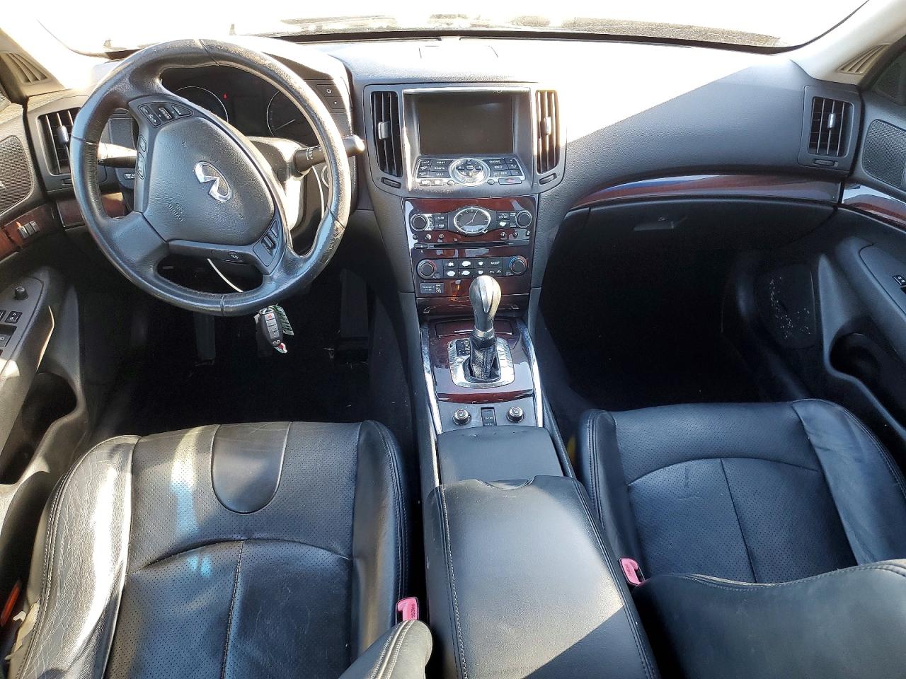 2013 INFINITI G37 photo 8