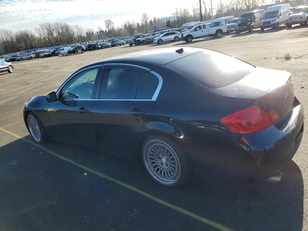 2013 INFINITI G37 photo 2