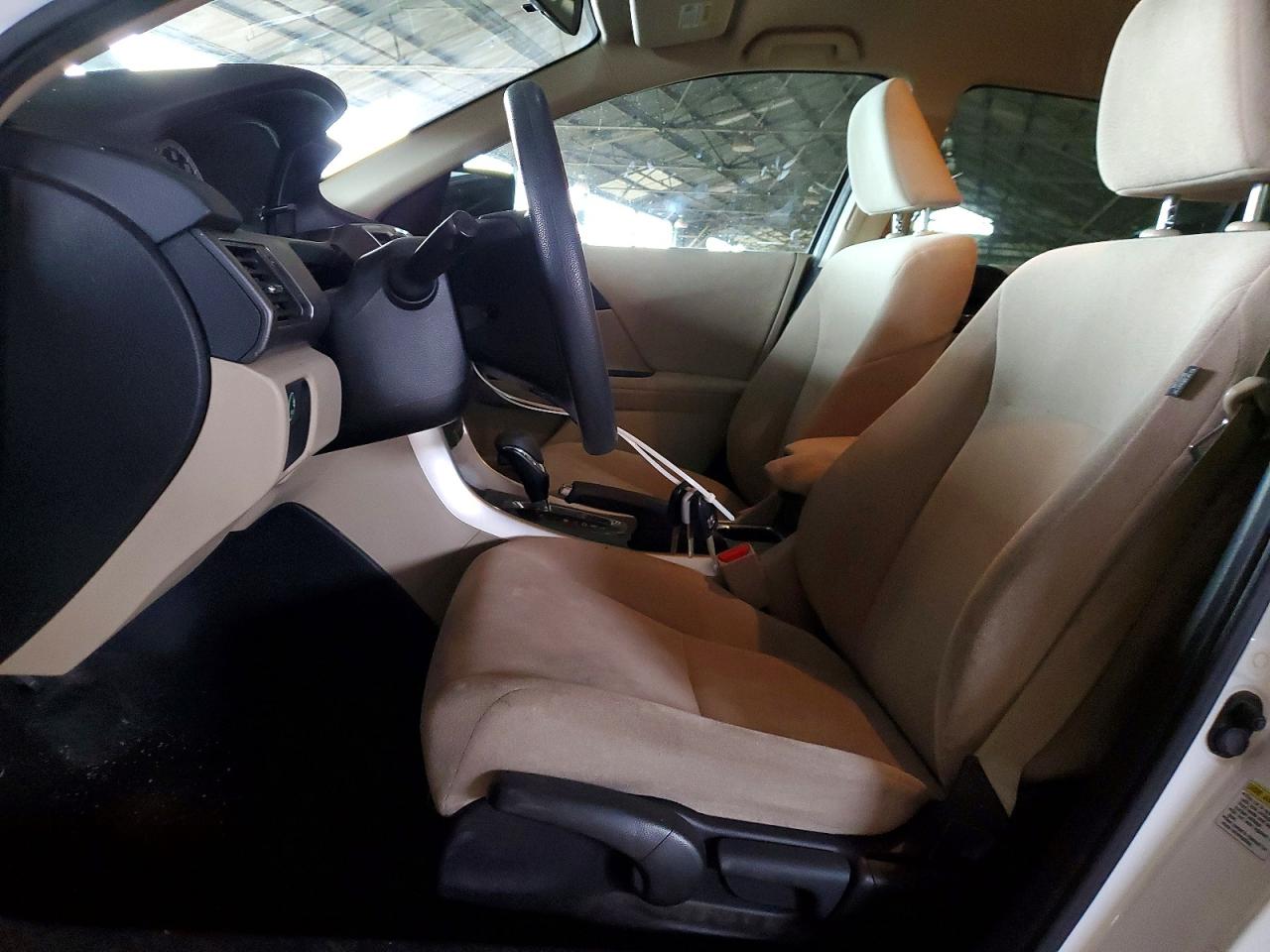 2013 HONDA ACCORD LX photo 7