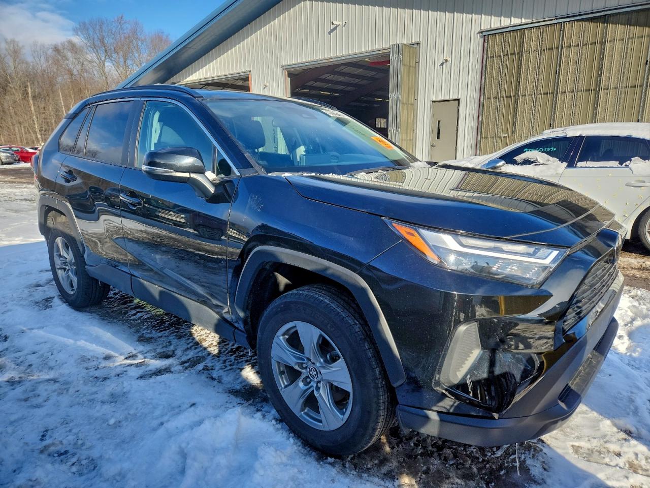 2024 TOYOTA RAV4 XLE photo 4
