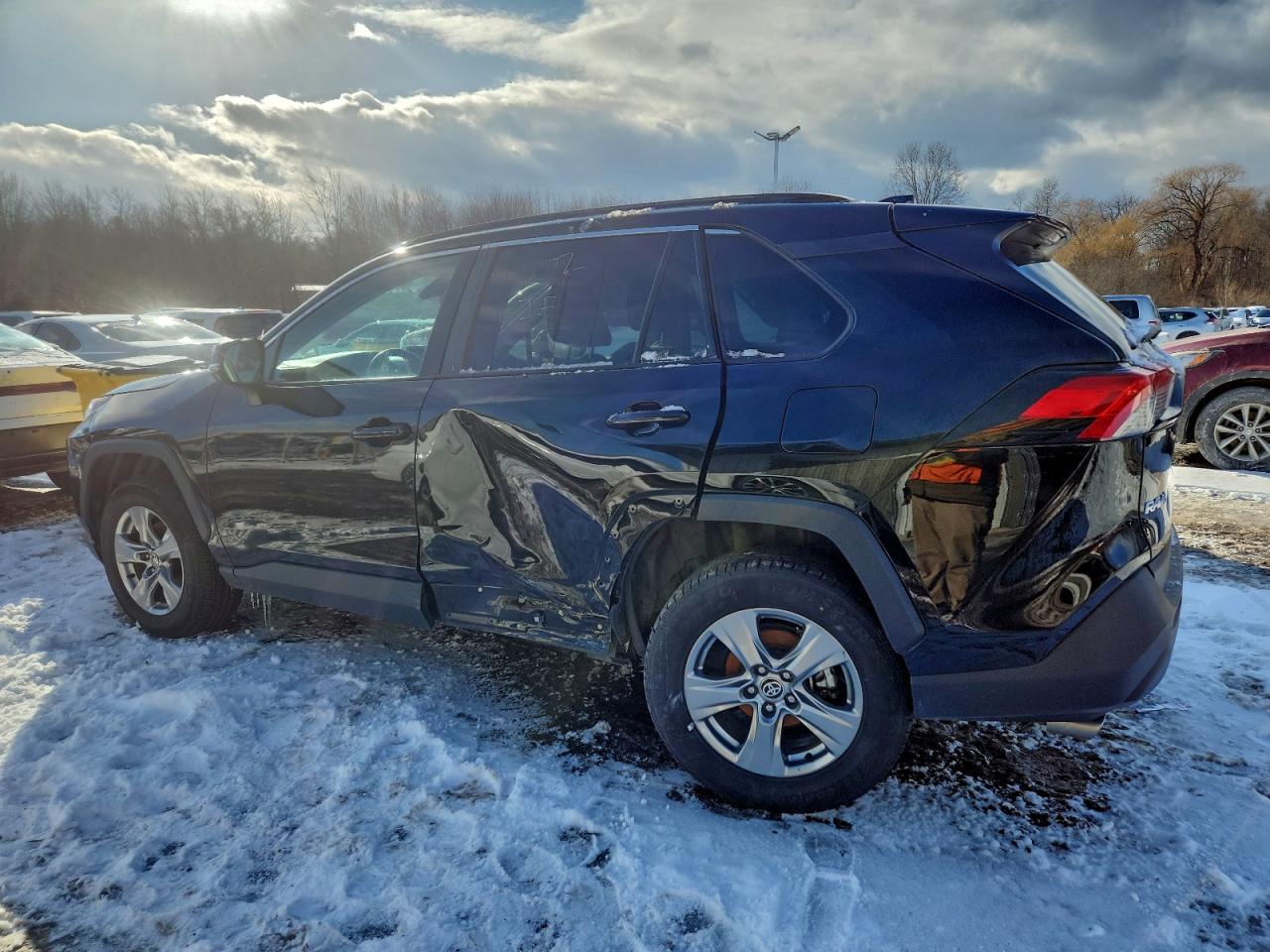 2024 TOYOTA RAV4 XLE photo 2