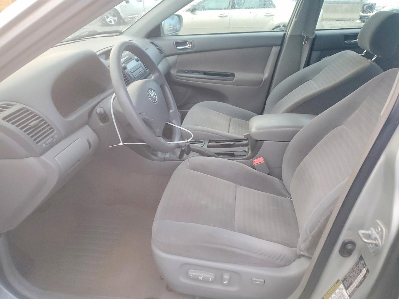 2005 TOYOTA CAMRY LE photo 7