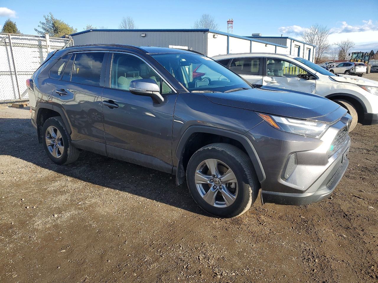 2022 TOYOTA RAV4 XLE photo 4