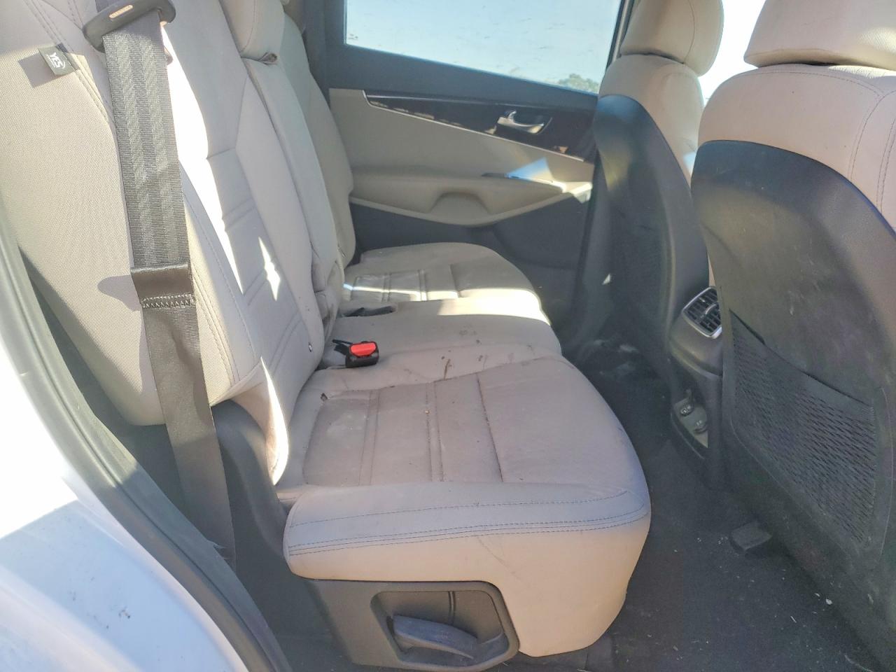 2017 KIA SORENTO LX photo 11