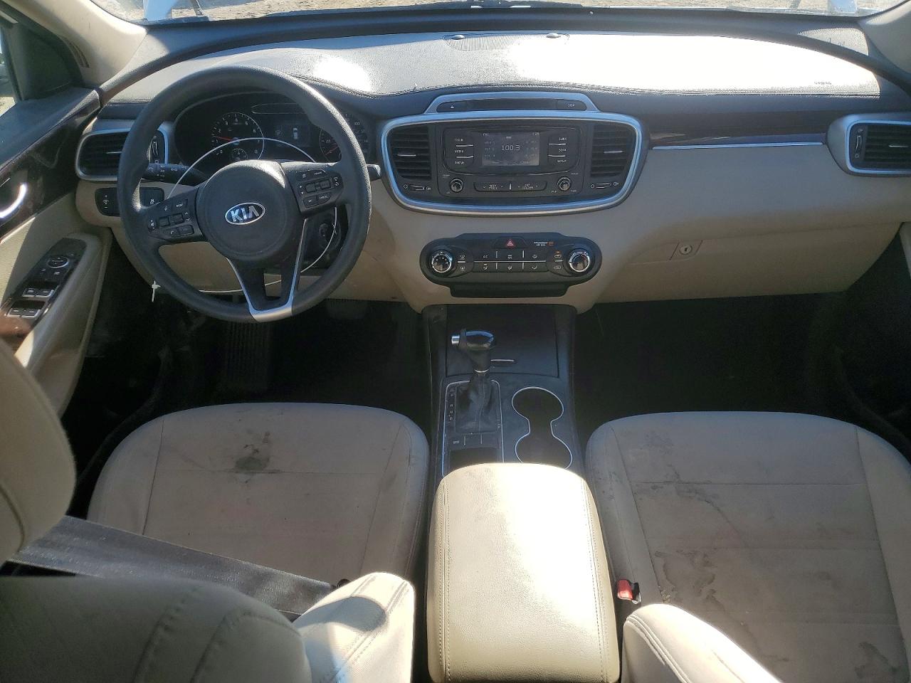 2017 KIA SORENTO LX photo 8