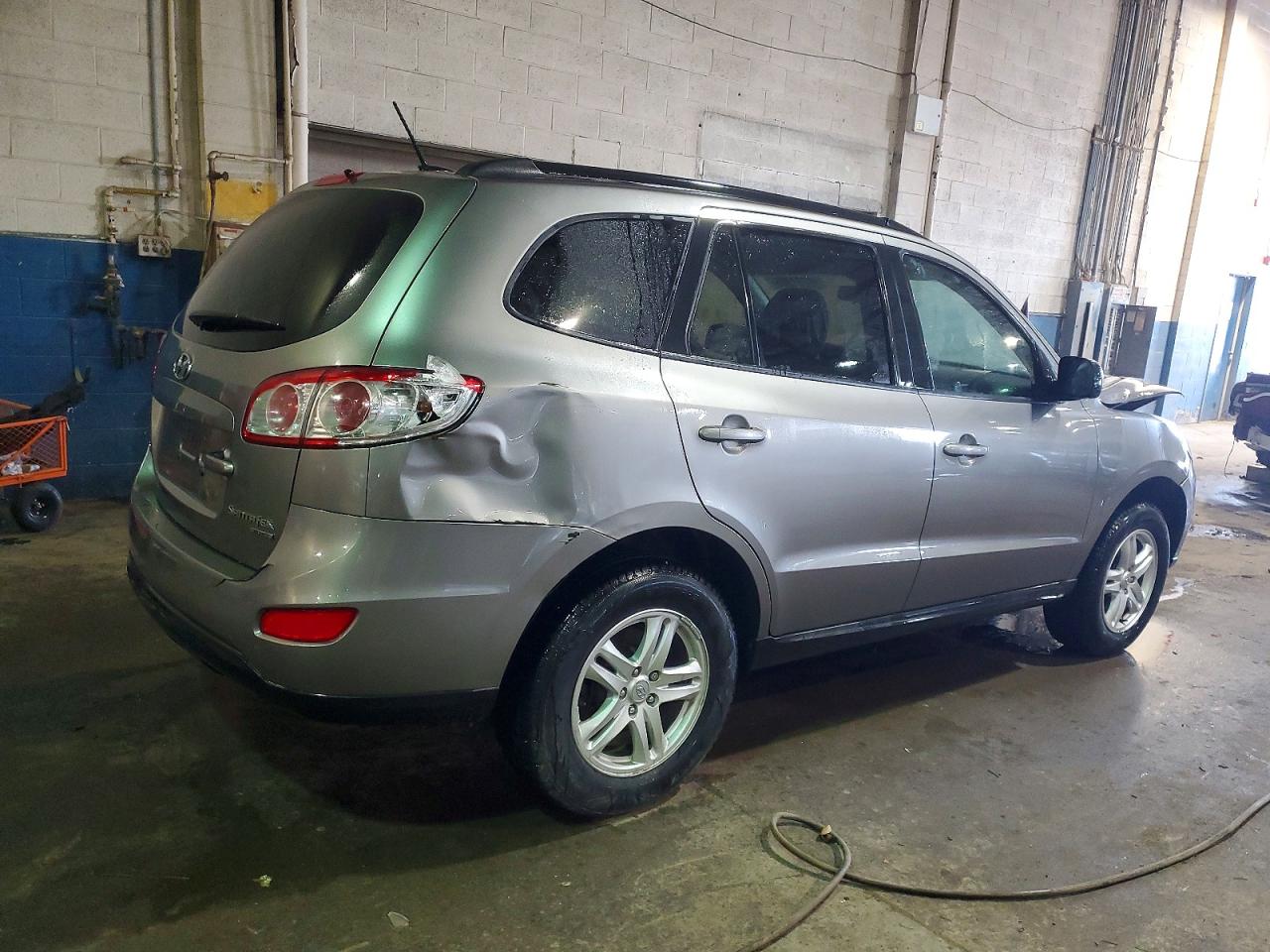 2011 HYUNDAI SANTA FE GLS photo 3