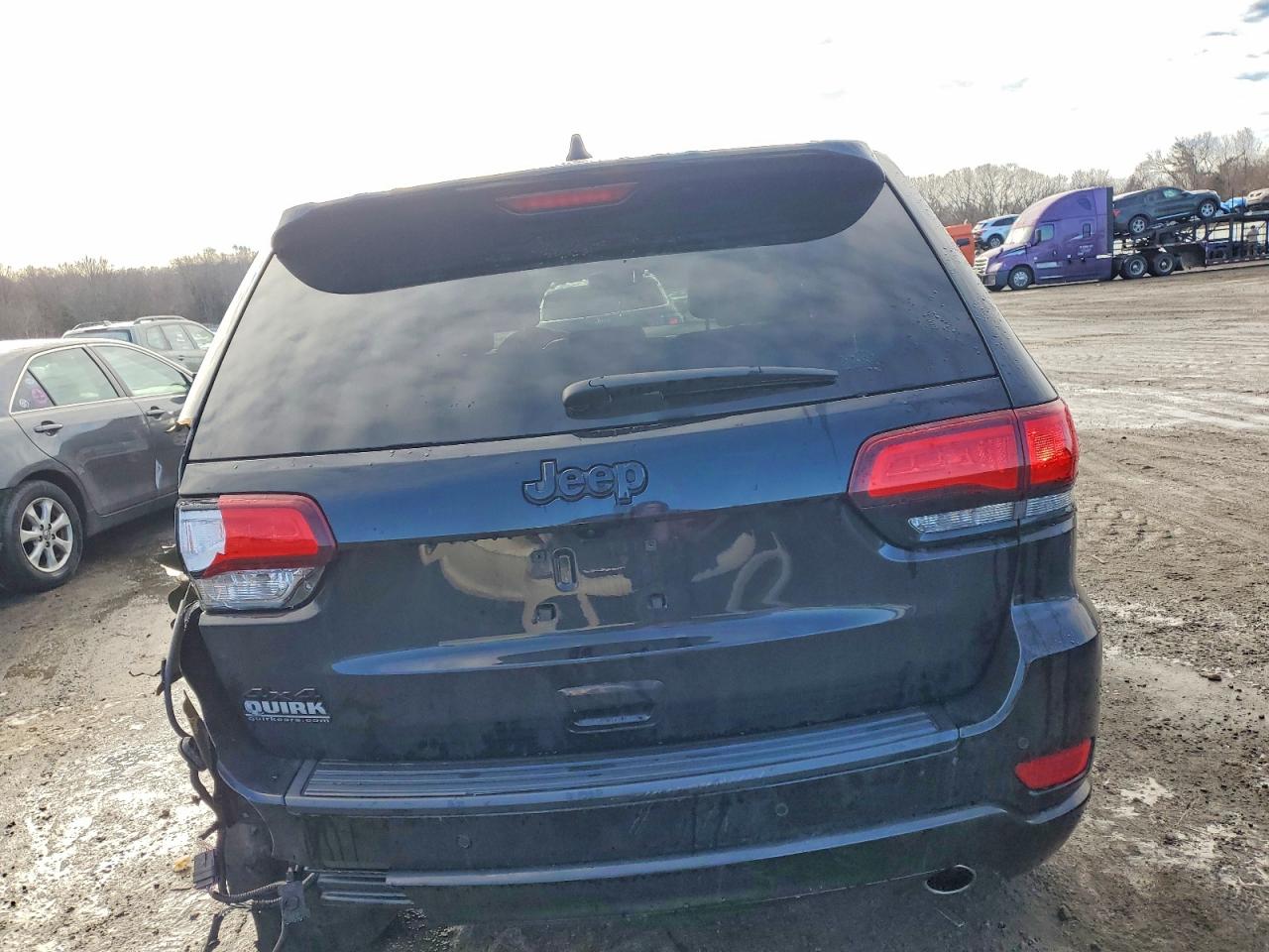 2019 JEEP GRAND CHEROKEE LAREDO photo 6