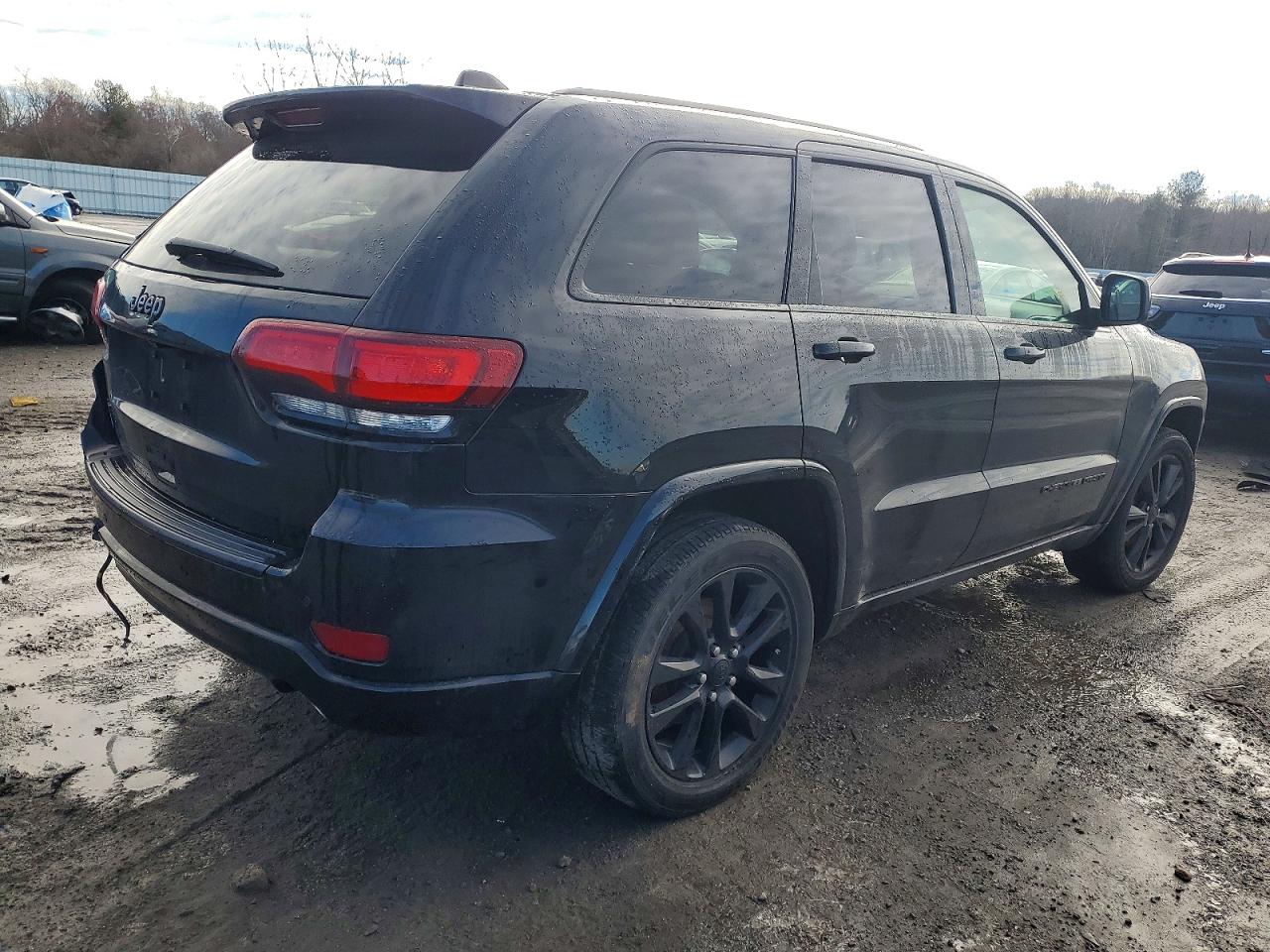 2019 JEEP GRAND CHEROKEE LAREDO photo 3