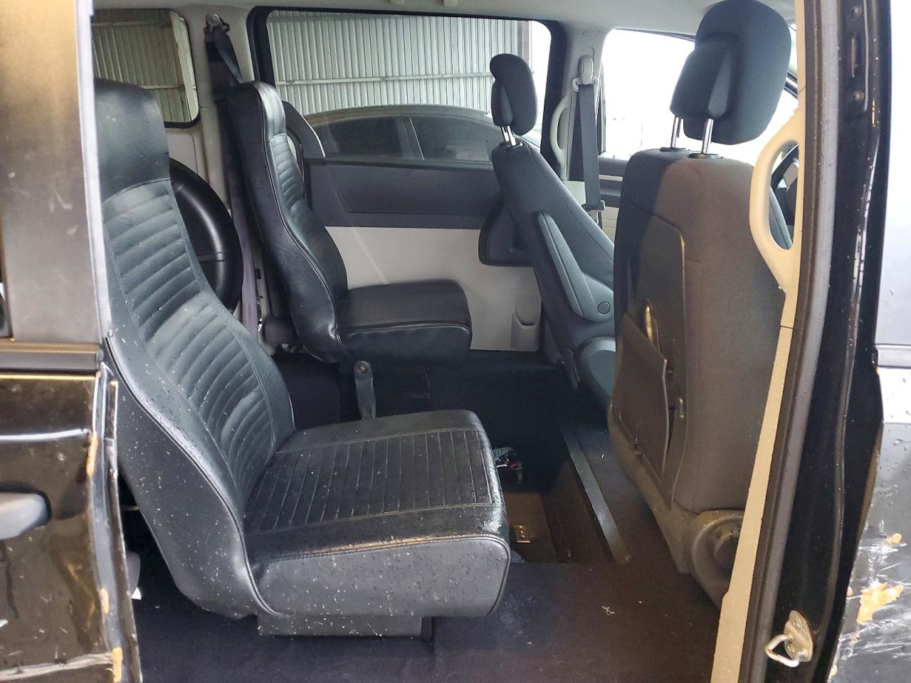 2010 DODGE GRAND CARAVAN C/V photo 11