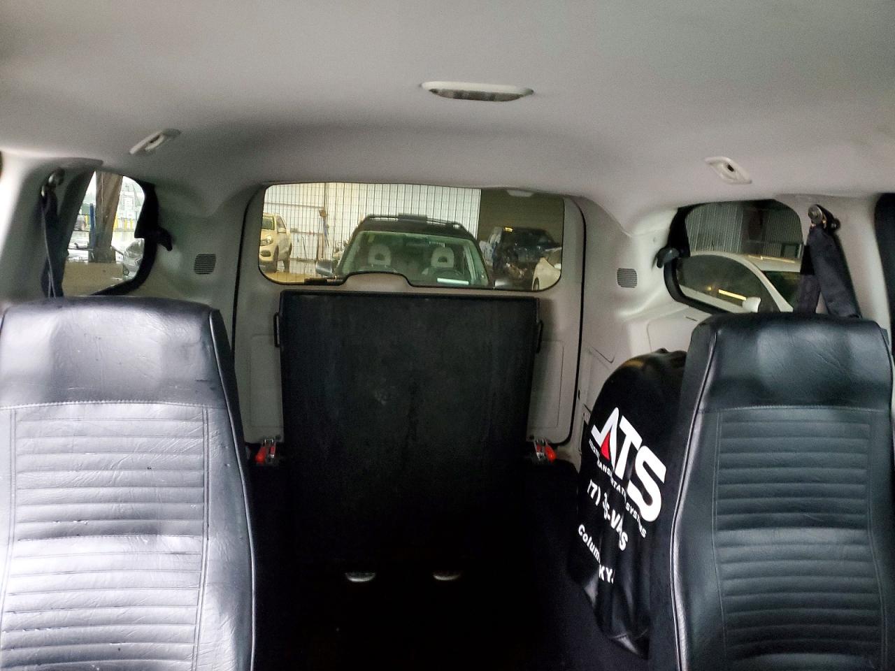2010 DODGE GRAND CARAVAN C/V photo 10