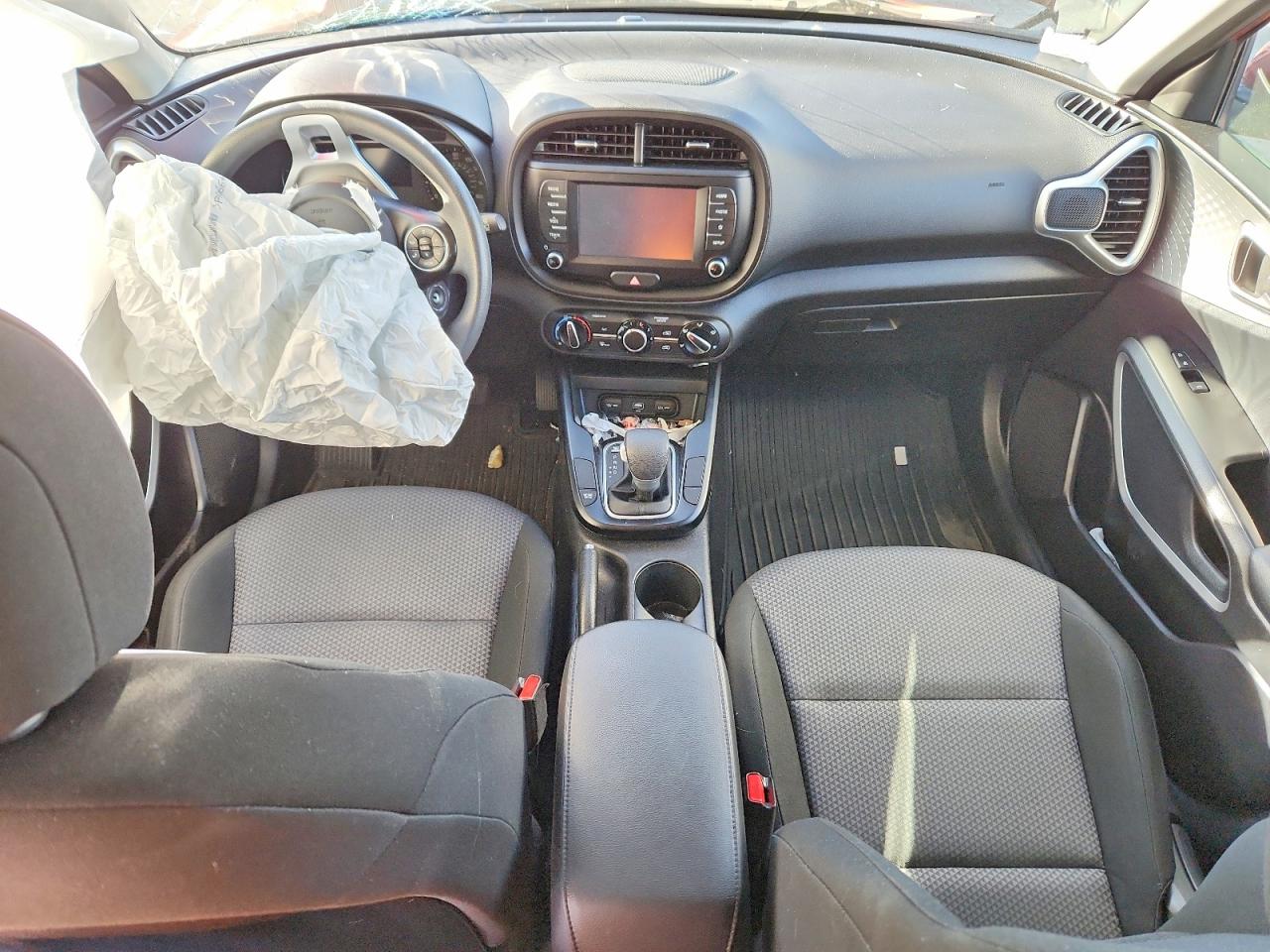 2020 KIA SOUL LX photo 8
