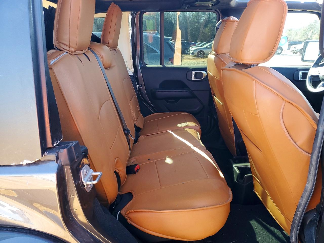2019 JEEP WRANGLER UNLIMITED SAHARA photo 19