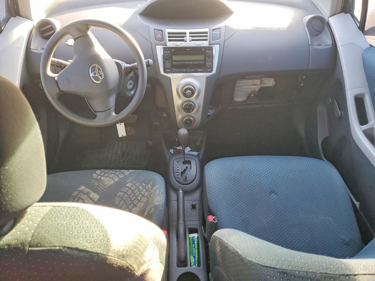 2008 TOYOTA YARIS photo 8