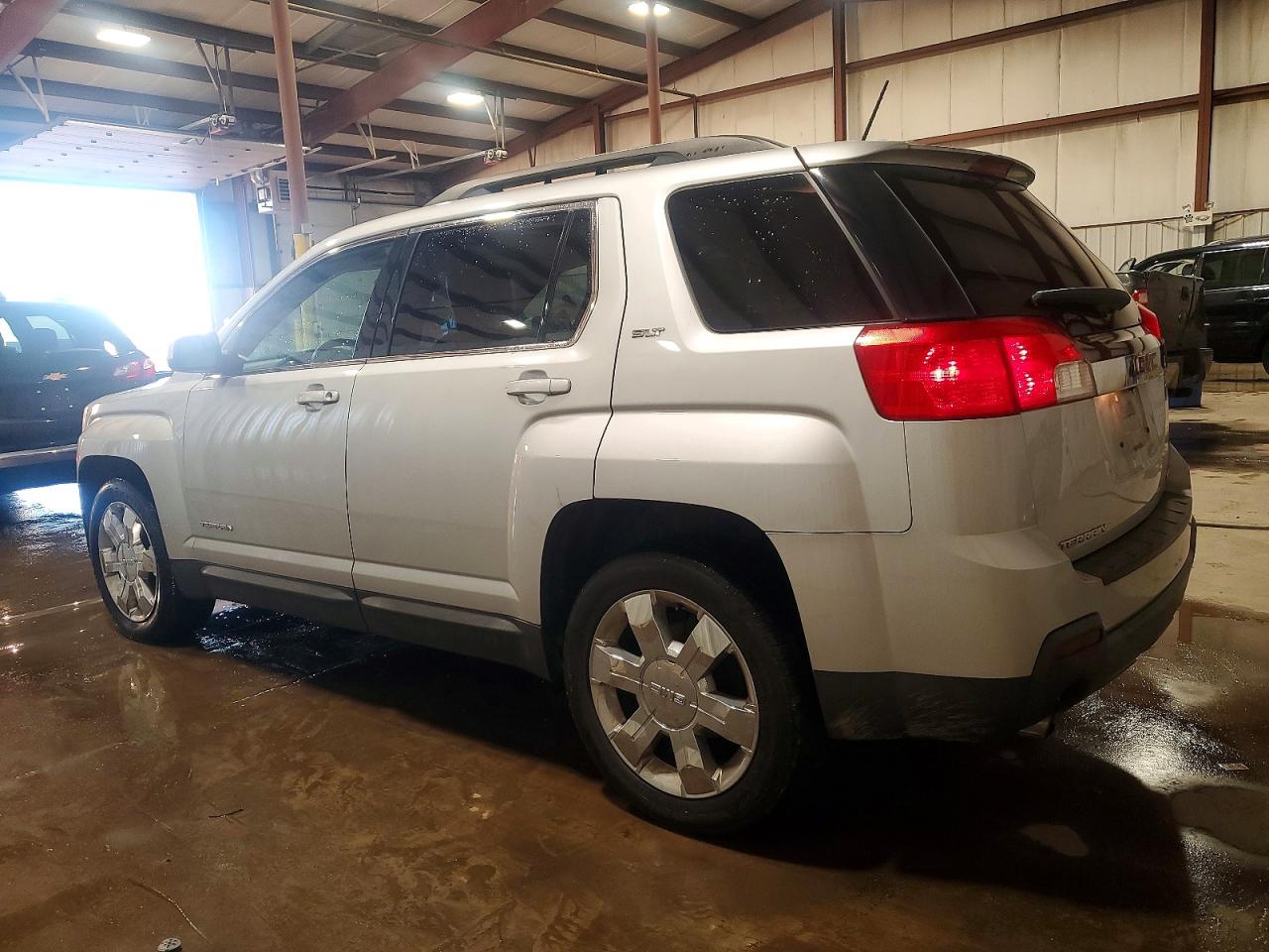 2015 GMC TERRAIN SLT photo 2