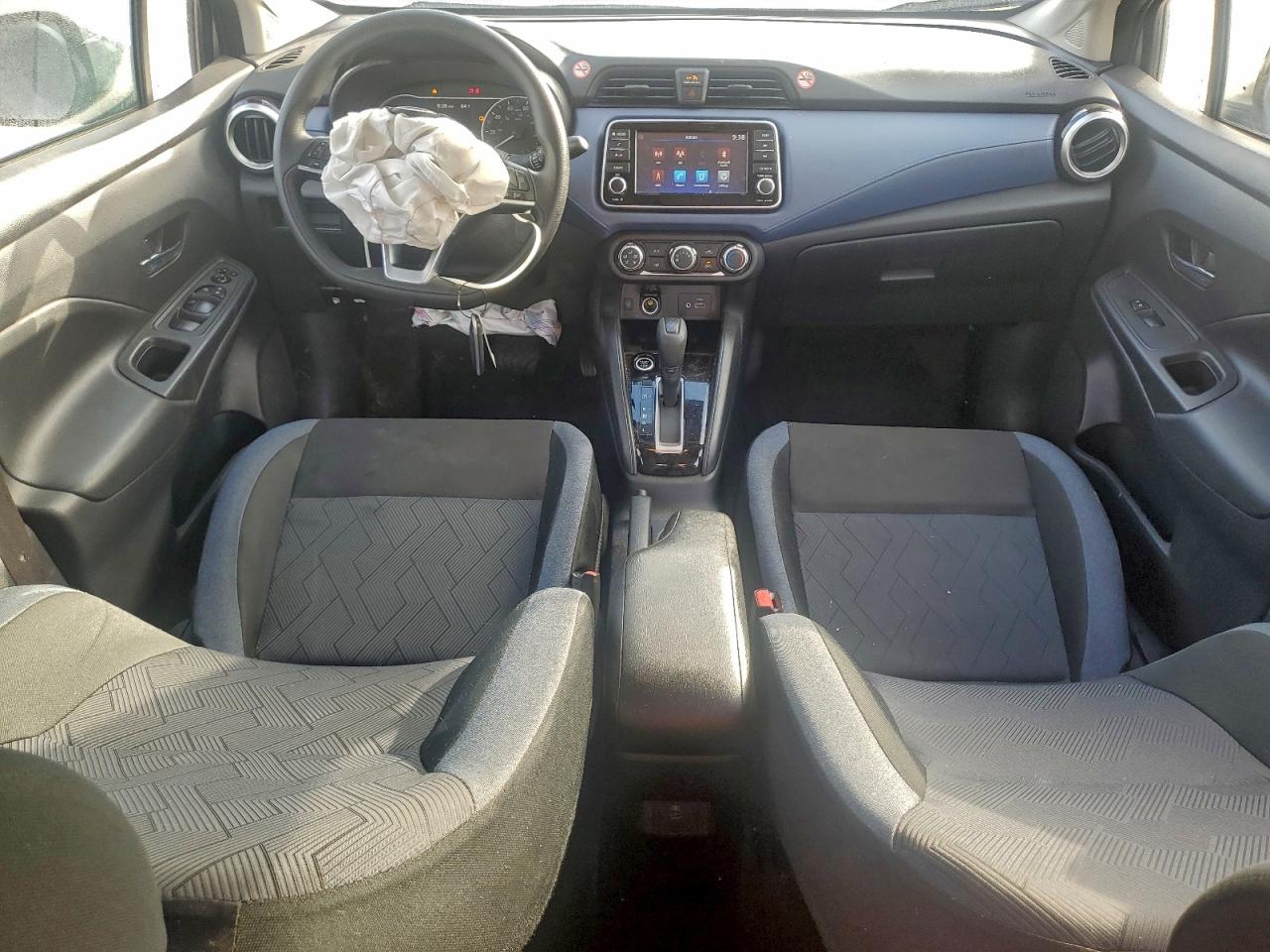 2024 NISSAN VERSA SV photo 8