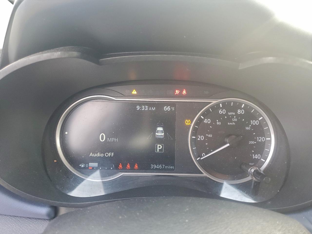 2024 NISSAN VERSA SV photo 9