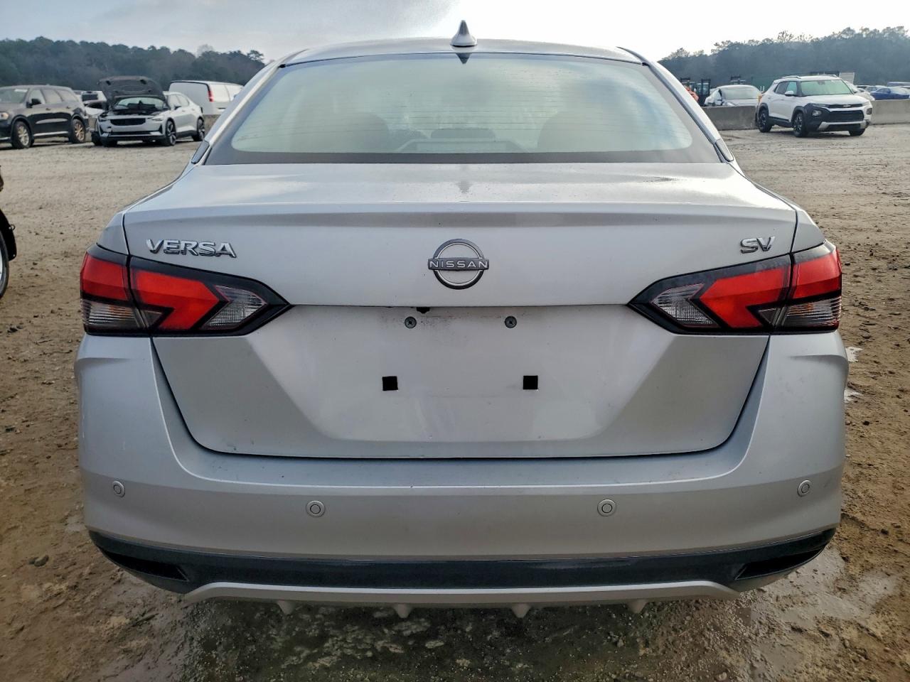 2024 NISSAN VERSA SV photo 6