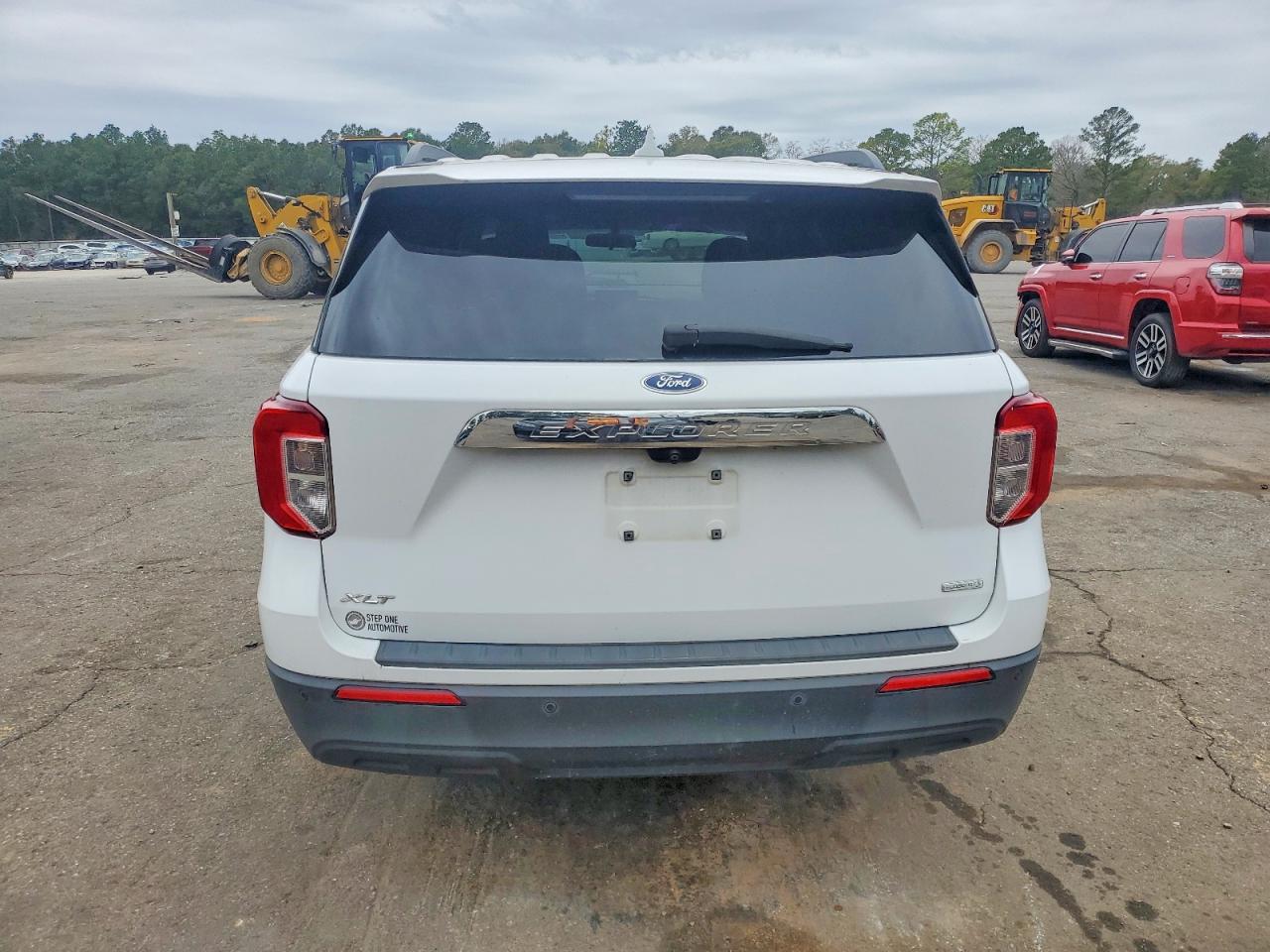 2020 FORD EXPLORER XLT photo 6