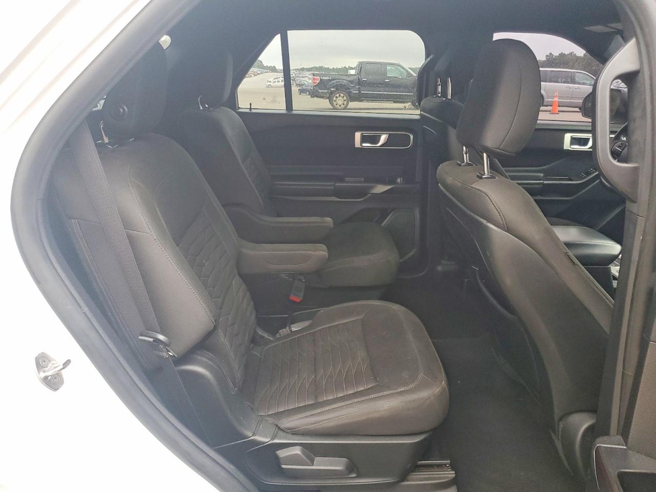 2020 FORD EXPLORER XLT photo 11