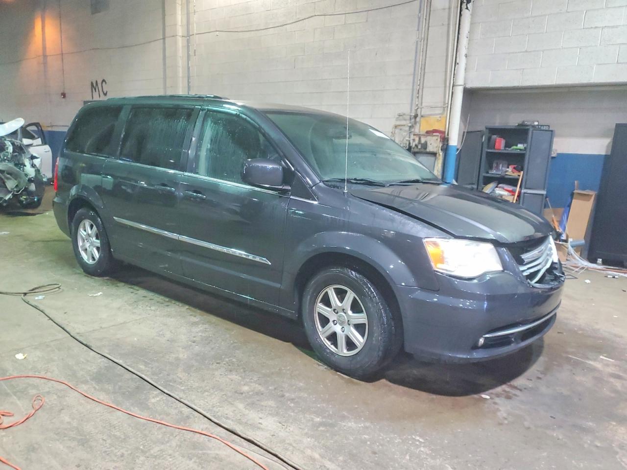 2012 CHRYSLER TOWN & COUNTRY TOURING photo 4