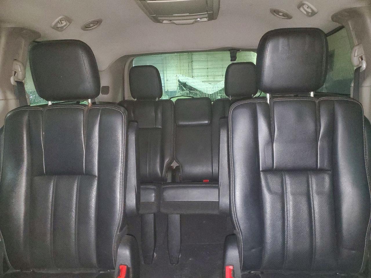 2012 CHRYSLER TOWN & COUNTRY TOURING photo 10