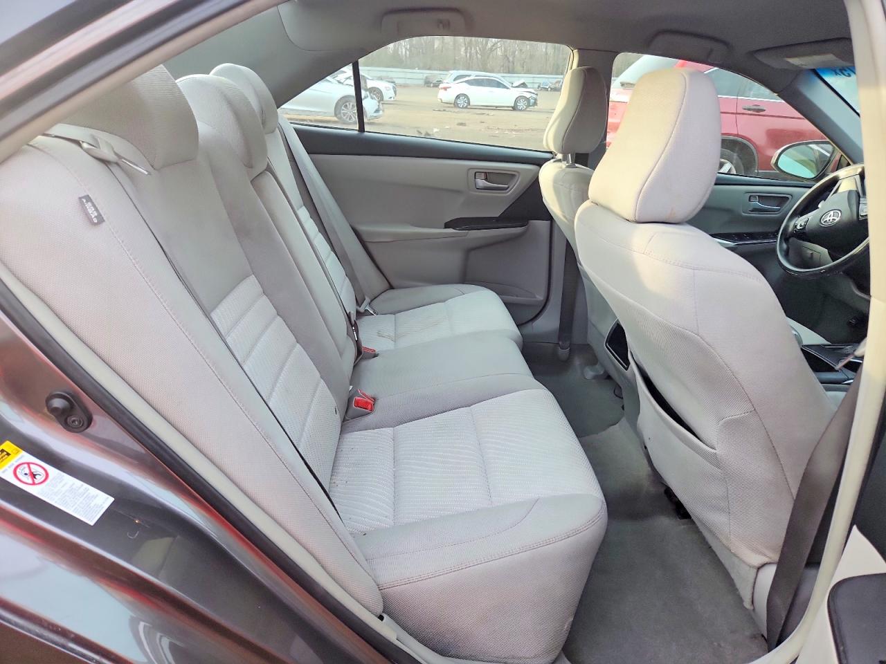 2016 TOYOTA CAMRY LE photo 10