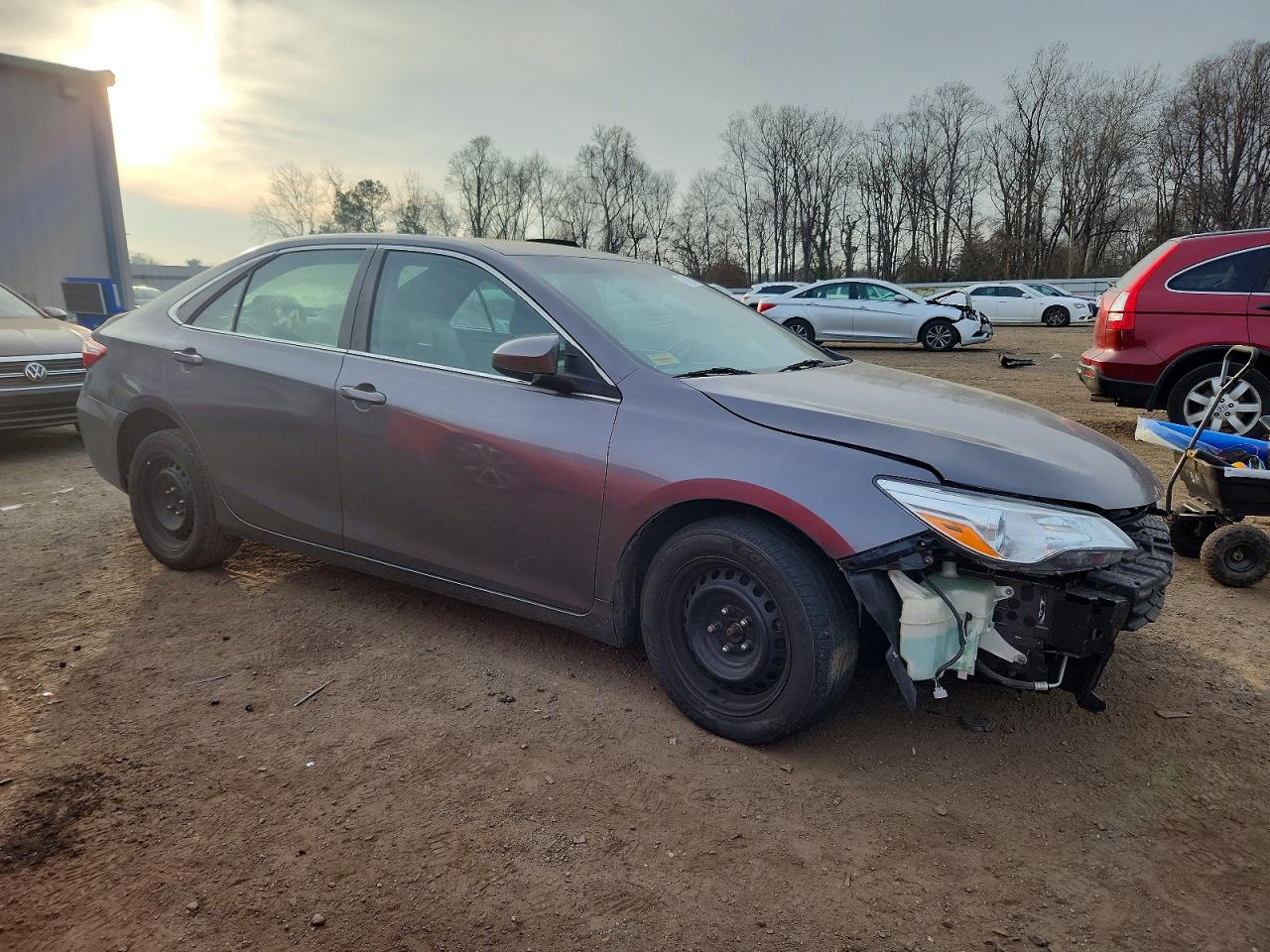 2016 TOYOTA CAMRY LE photo 4
