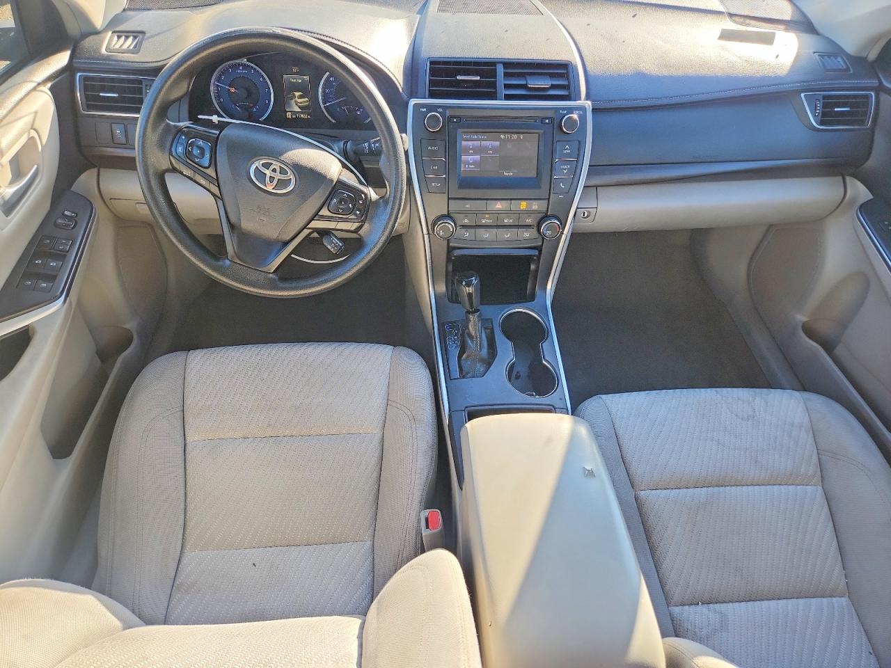 2016 TOYOTA CAMRY LE photo 8